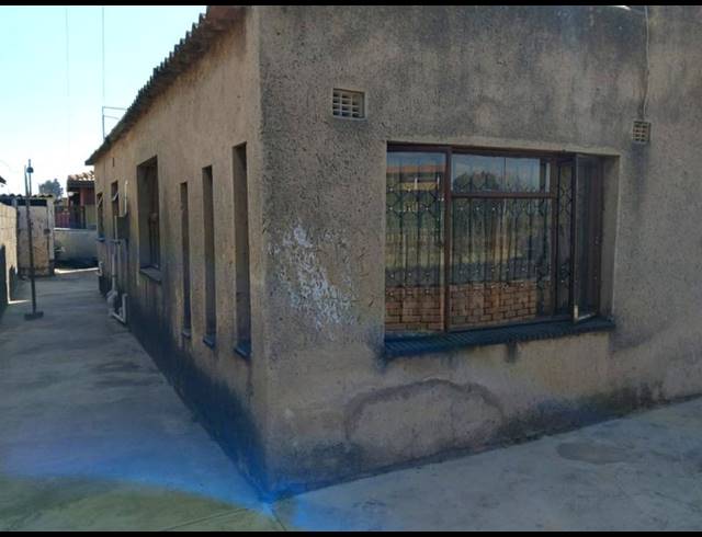 2 BEDROOM HOUSE FOR SALE IN MAPETLA